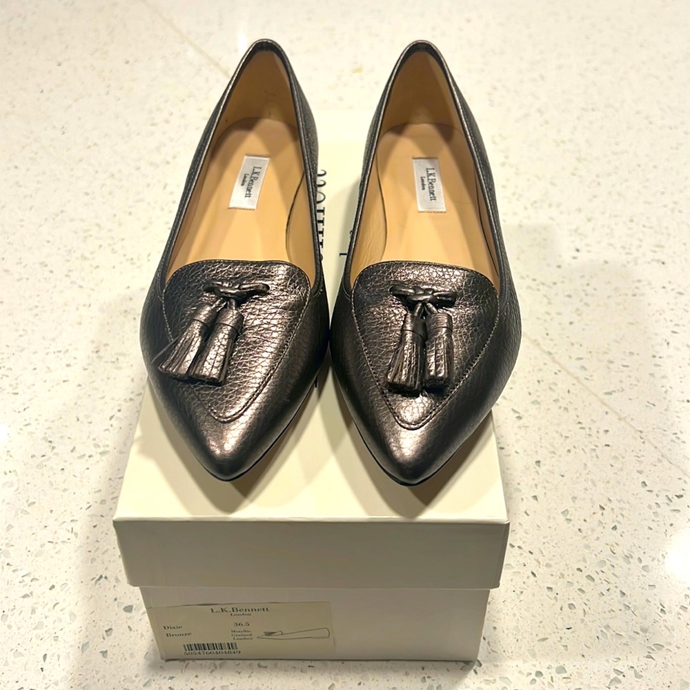 Never worn L.K BENNET Flats Metallic grained leather size/ 36.5 (US -6)